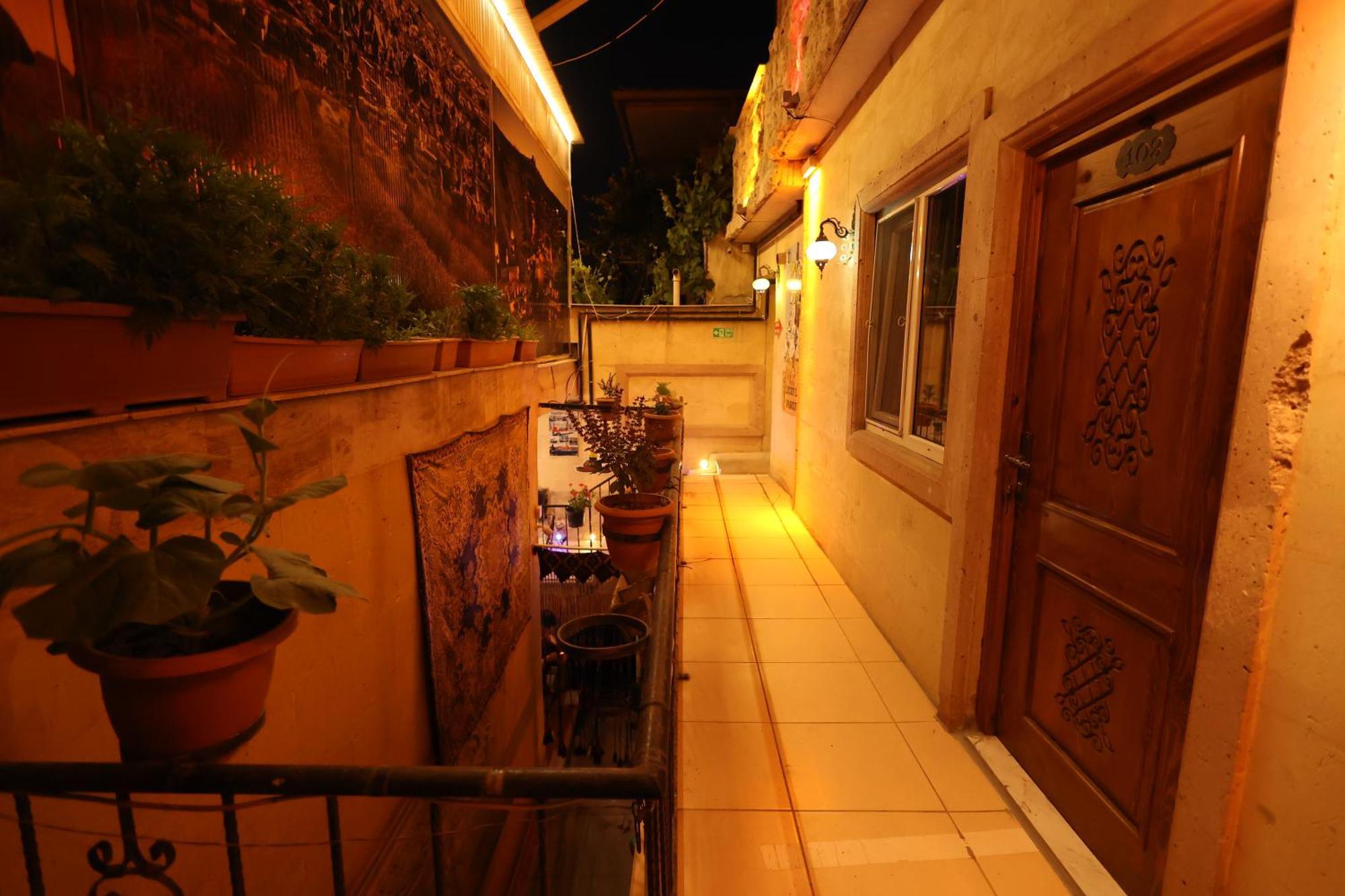 Lucky Luke Stone House Apartment Göreme Exterior photo