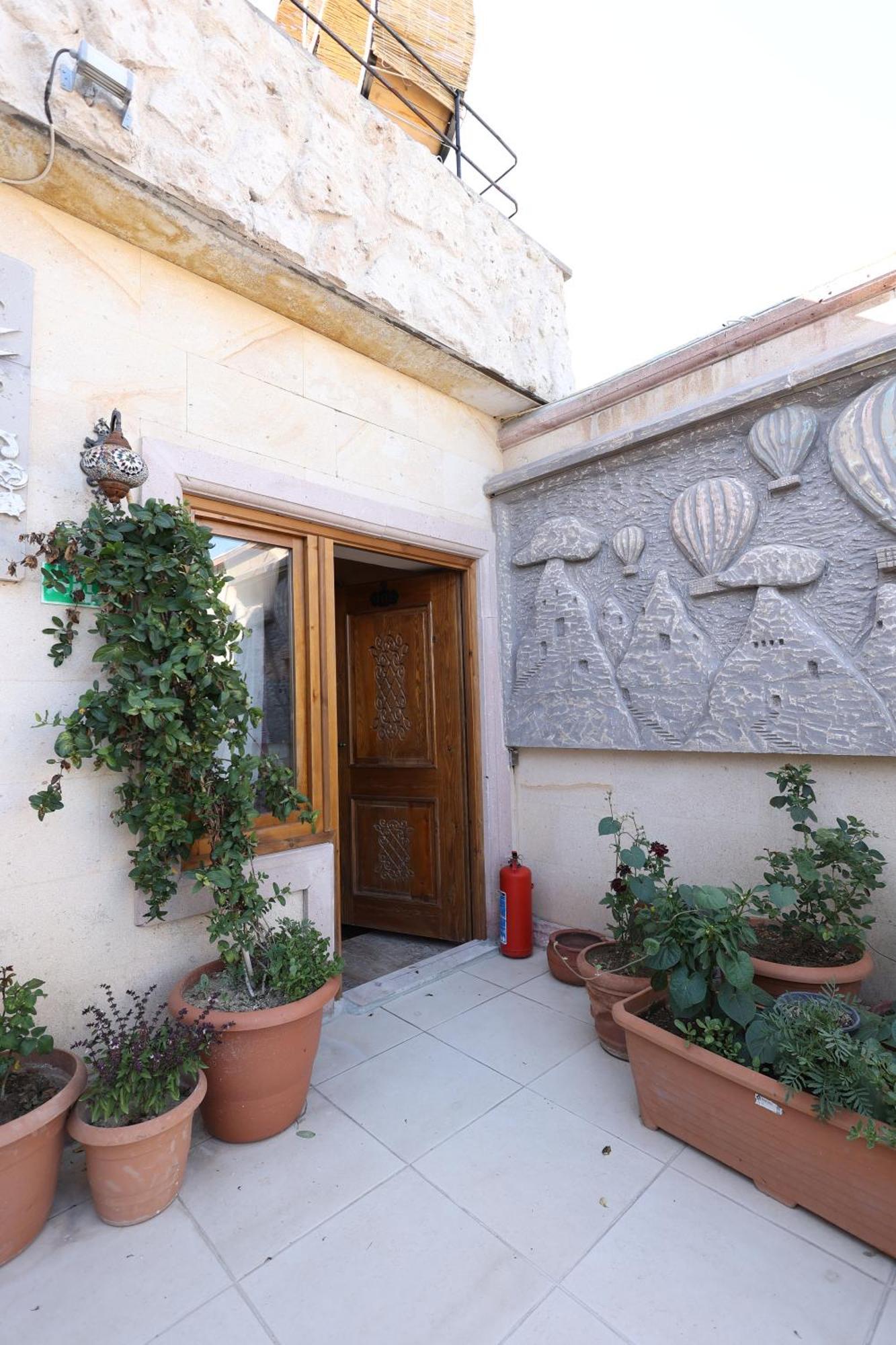 Lucky Luke Stone House Apartment Göreme Exterior photo
