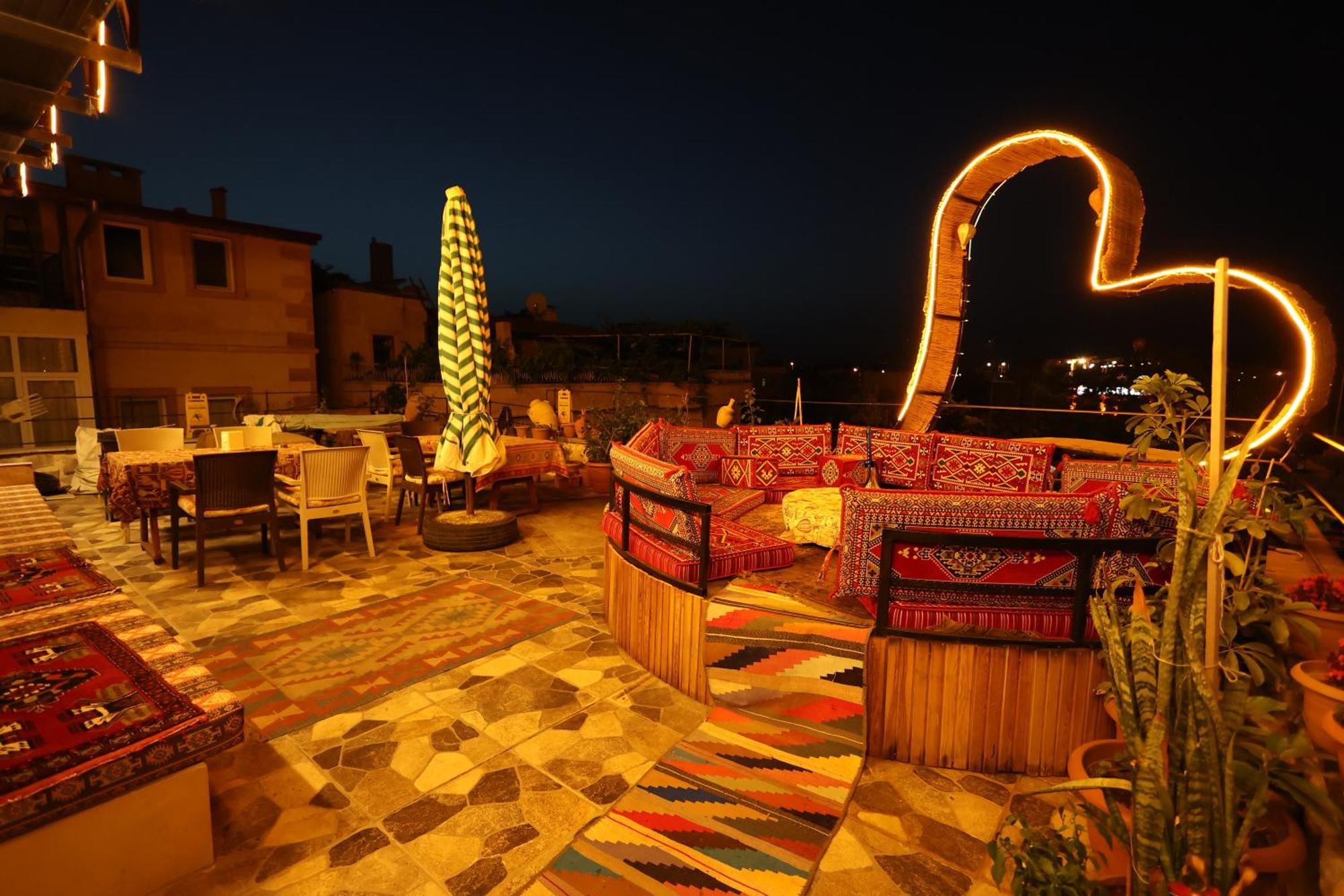 Lucky Luke Stone House Apartment Göreme Exterior photo