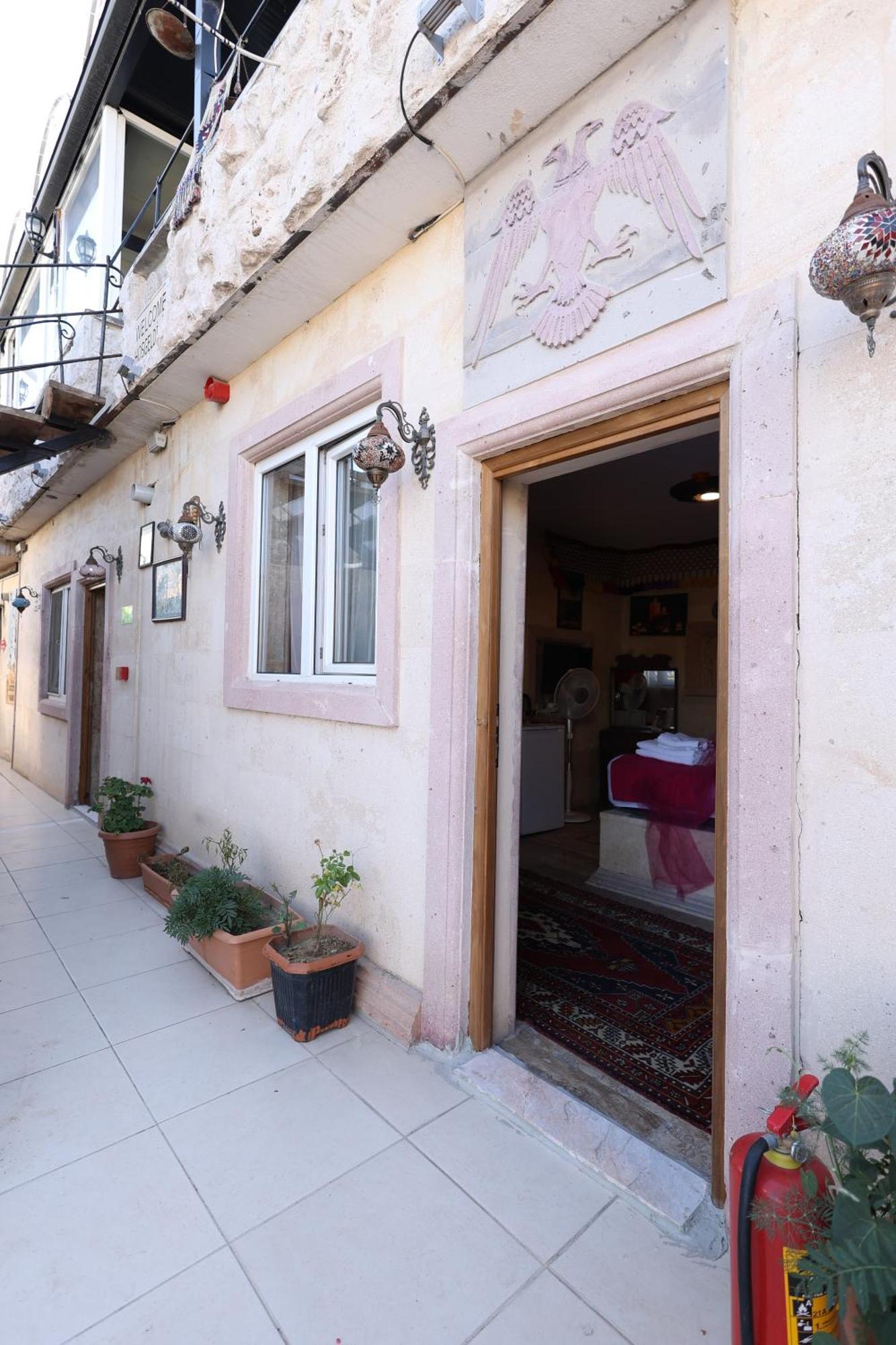 Lucky Luke Stone House Apartment Göreme Exterior photo